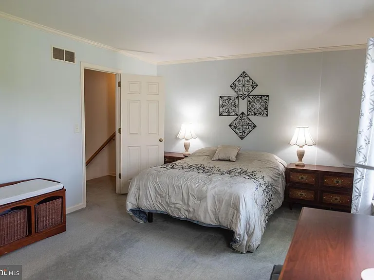 609 Cambridge Ct — Photo 25