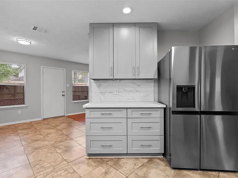 15834 Constitution Ln — Photo 17