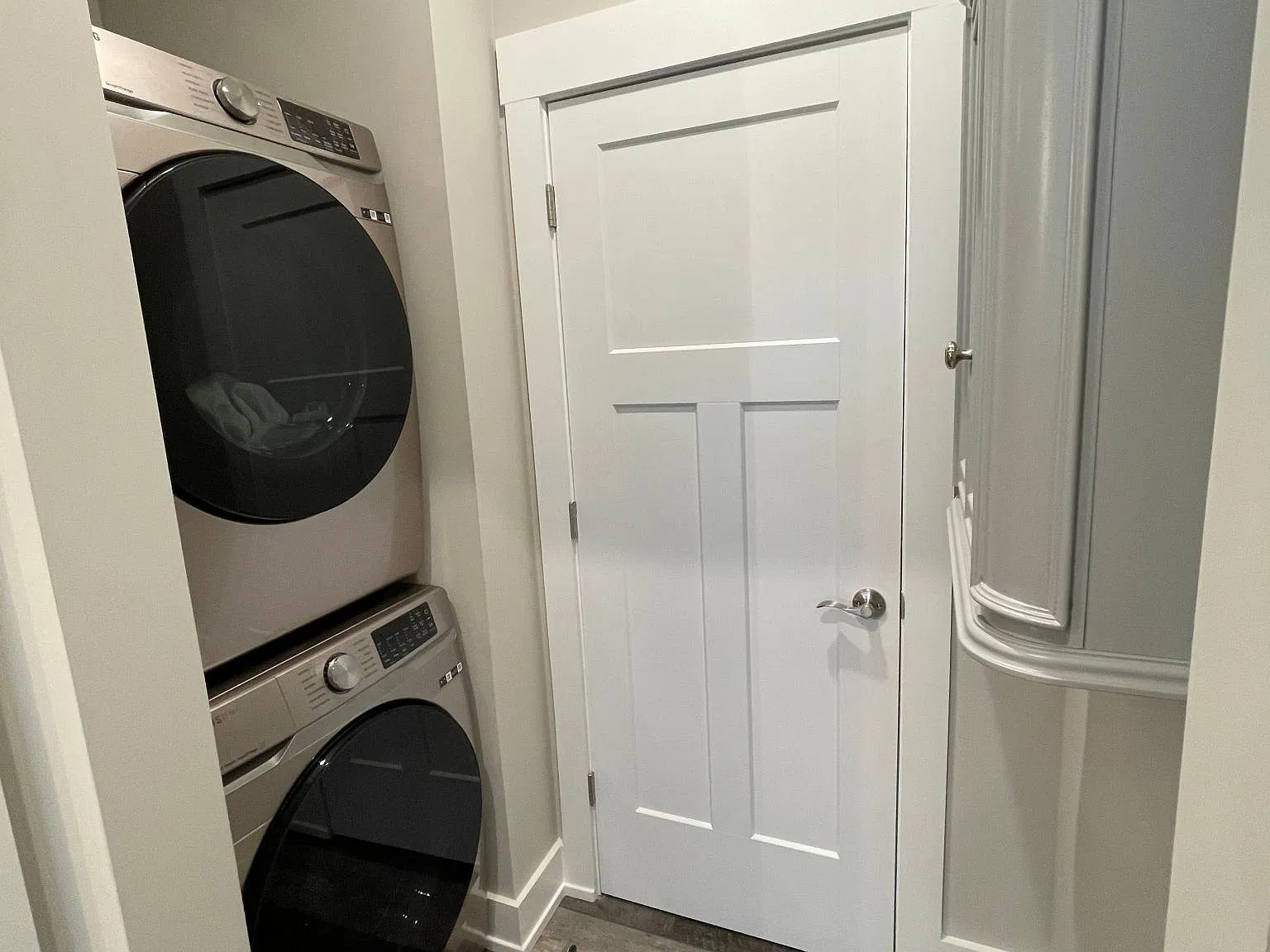 3 bed, 2.5 bath, 1806 sqft, $2,350 — Photo 3