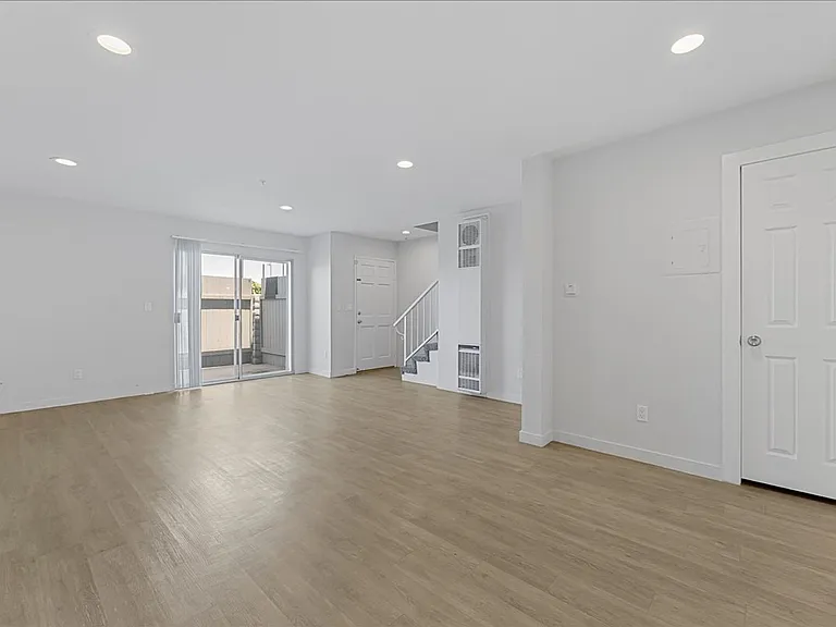 14523 Freeman Ave #6 — Photo 1