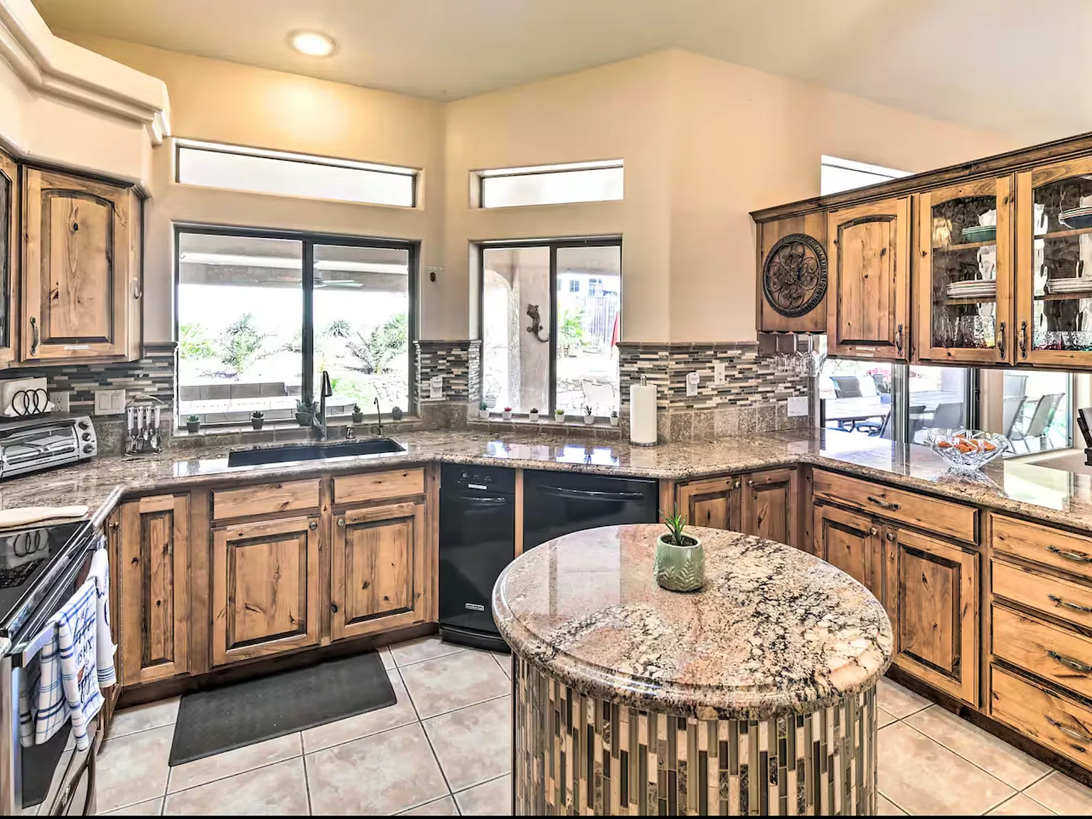 3333 Candlewood Dr — Photo 4