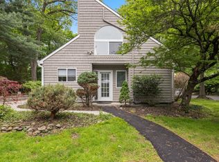 37 Hickory Hill Ln, Tappan, NY 10983
