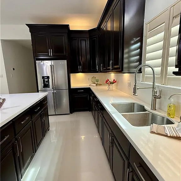 2818 Esmeralda St — Photo 9
