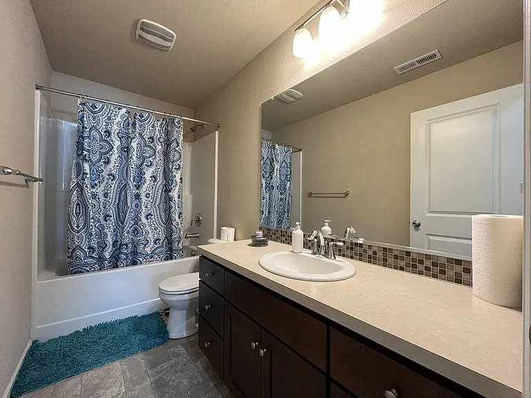 7114 NW 167th Ave — Photo 35