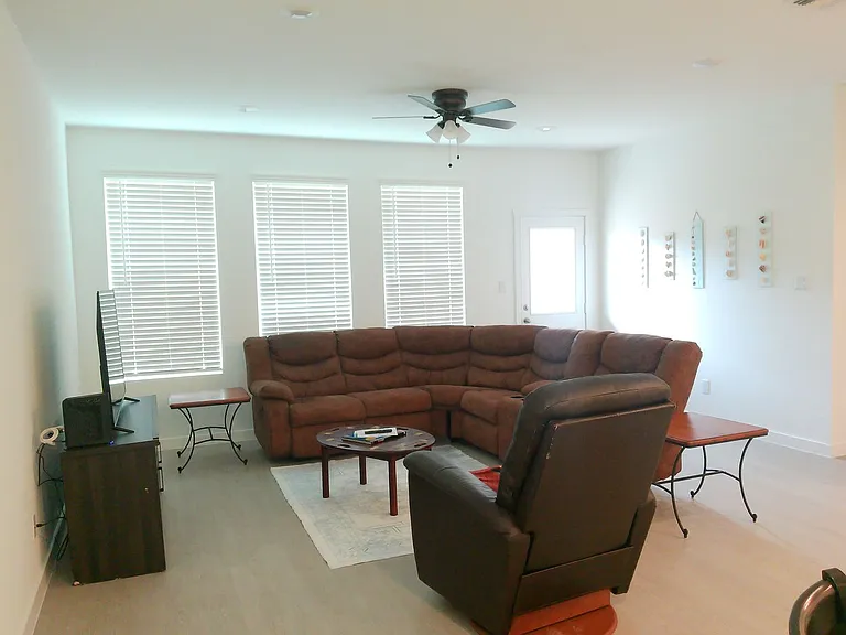 7842 Hathor Dr — Photo 2