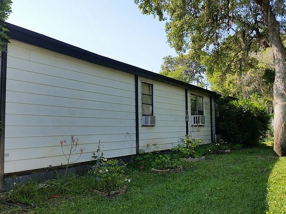 2nd image of 7 Horseshoe Falls Dr