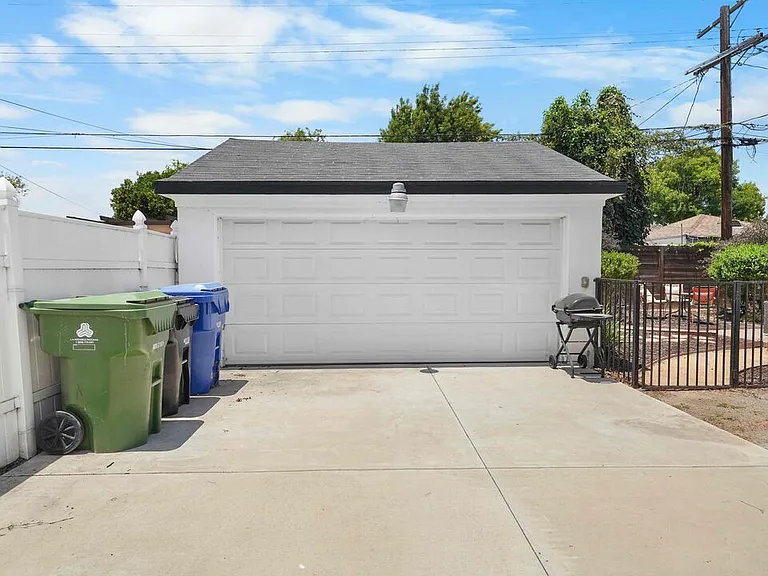 3801 Sutro Ave — Photo 31