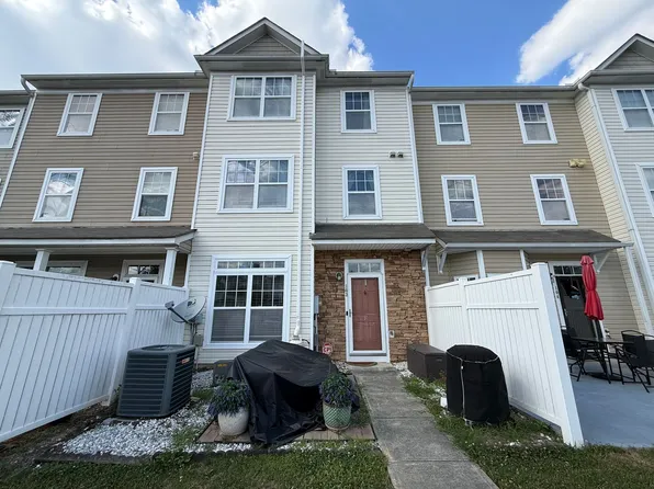 351 Gilman Ln Unit 103, Raleigh, NC 27610