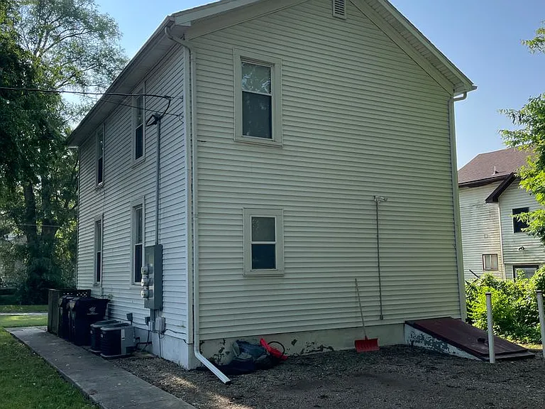201 S. Western — Photo 9