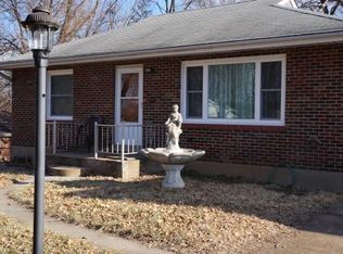 10 Young Dr, Saint Louis, MO 63135