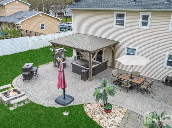 15 Benet Dr, Morganville, NJ 07751