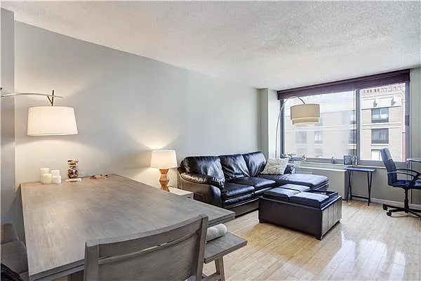 Sold by (Legacy) Elegran | media 1