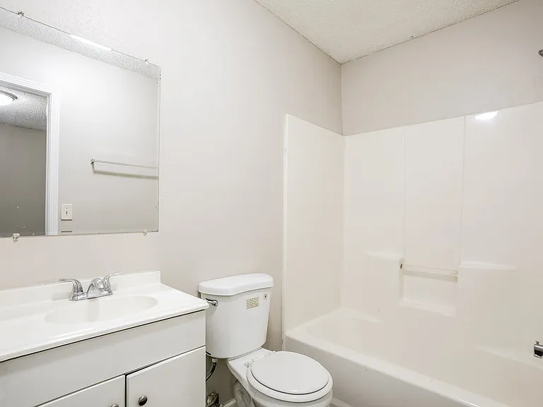 1529 Spearing St — Photo 10