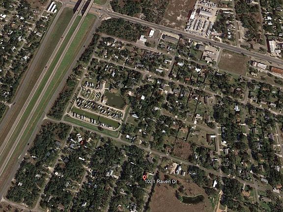 3rd image of 1021 Raven Dr
