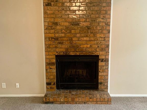 3rd image of 1112 W Houston St #1112