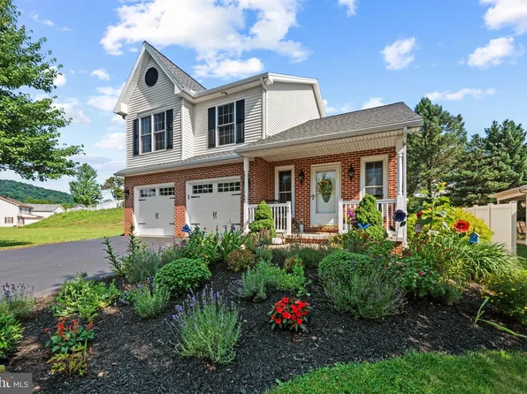 145 Lakeside Dr, Lewisberry, PA 17339