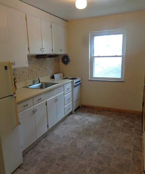93 Village Dr #D — Photo 4