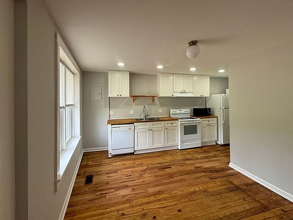 2nd image of 700 Valdese Ave #1