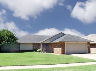 2904 Countrywood Ln, Edmond, OK 73012
