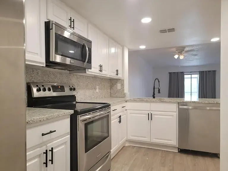2320-2320 Wakulla Way — Photo 5