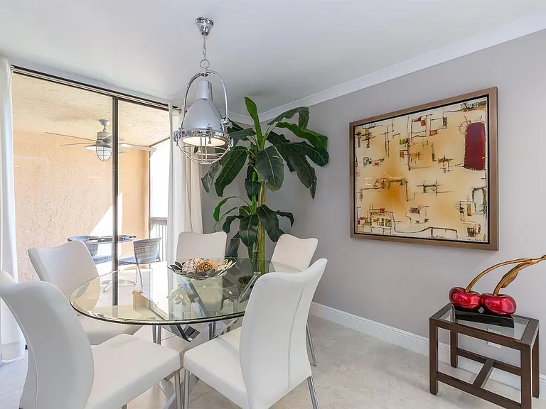 2455 Lindell Blvd #3304 — Photo 8