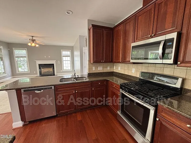124 Factors Walk Ln — Photo 27