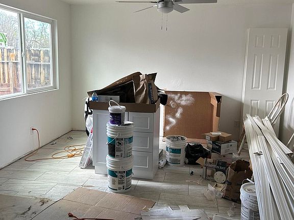 5th image of 605 San Clemente Ave NW