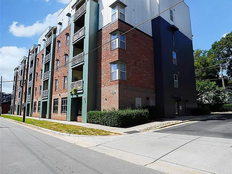 630 Calvert St #311 — Photo 1