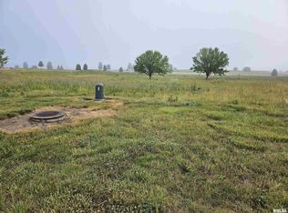 909 Ring Dr, Metamora, IL 61548