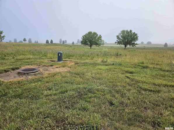 909 Ring Dr, Metamora, IL 61548