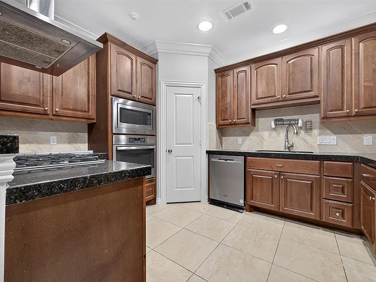 13423 Preston Cliff Ct — Photo 12