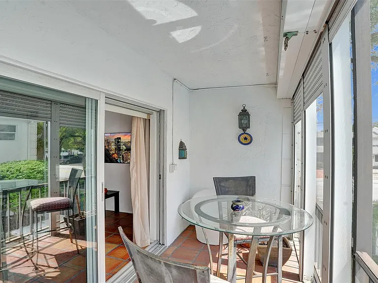 1212 SE 2nd Ct #201 — Photo 16
