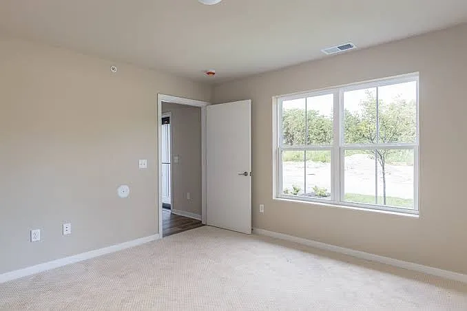 1076 W 20th Ave — Photo 7