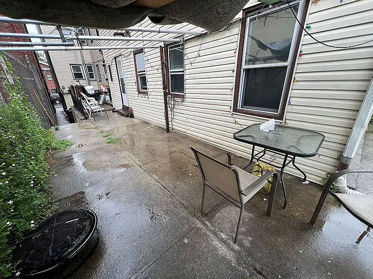 94 Spruce St #1R — Photo 10