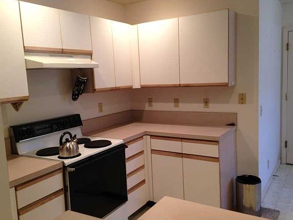 3rd image of 2734 Pinewood Ct