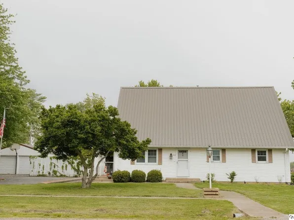 100 Adams St, Coatsburg, IL 62325