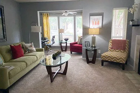 Laurel Oaks — Photo 17