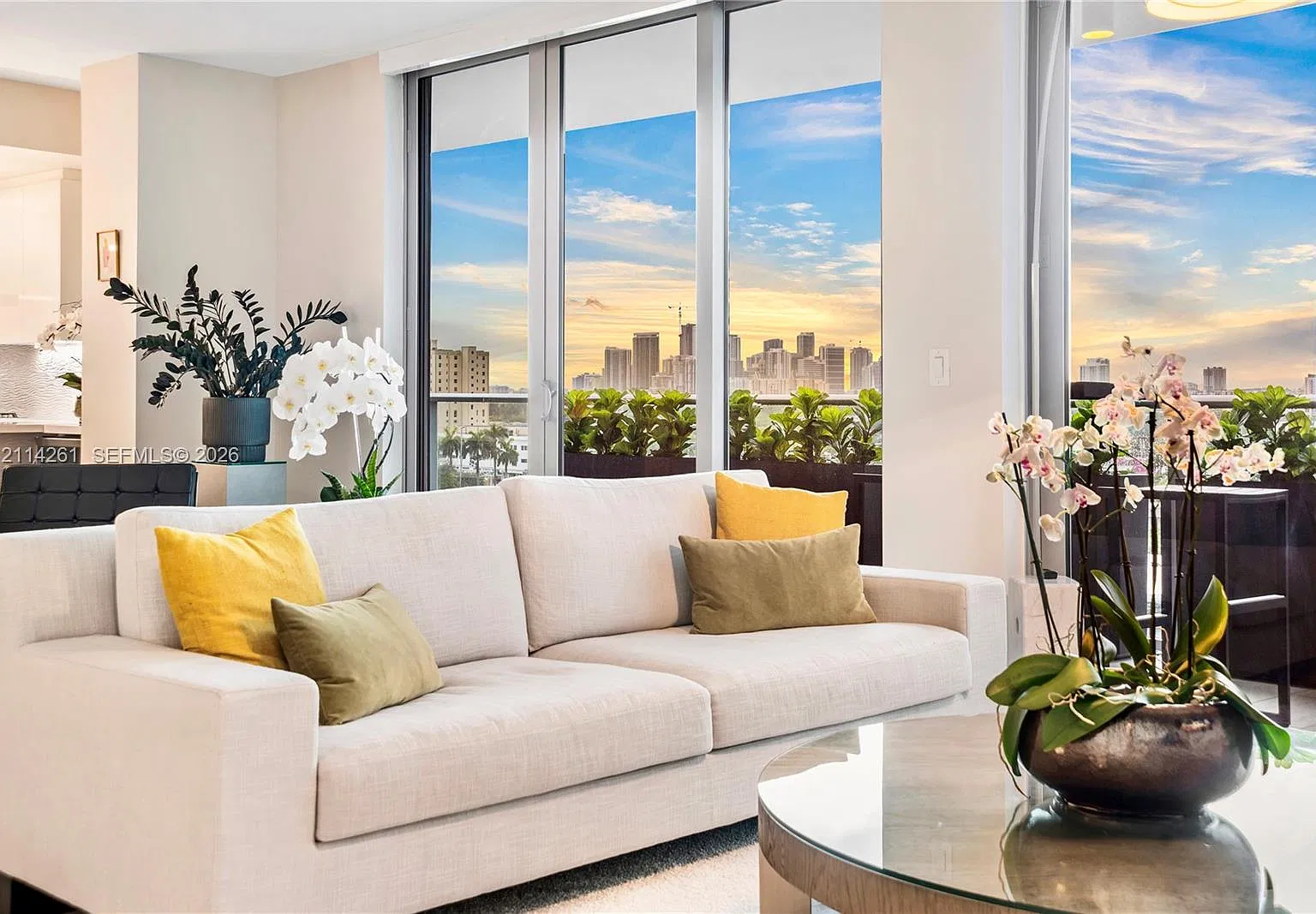 Riva Residences — Photo 2