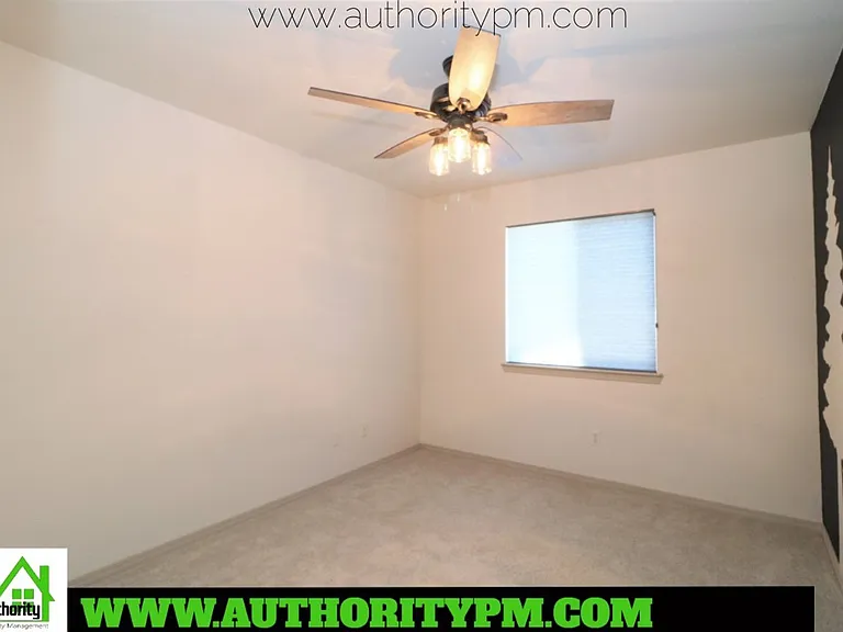 1526 Imperial Dr — Photo 15