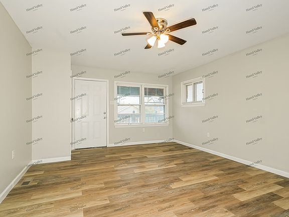 5th image of 9947 Lark Ave