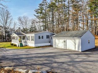 41 Hill St, South Paris, ME 04281