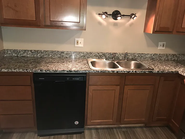 2139 Woodleaf St — Photo 6