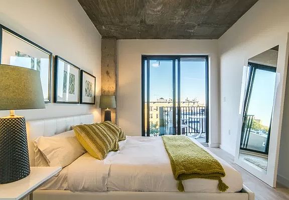 5th image of 293 Hawthorne St #6DD