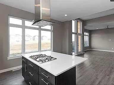 704 American Pharaoh Dr — Photo 2