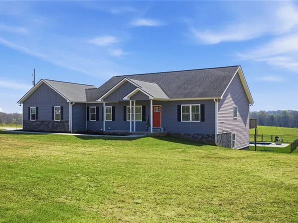 426 Oak Creek Rd, Seneca, SC 29678