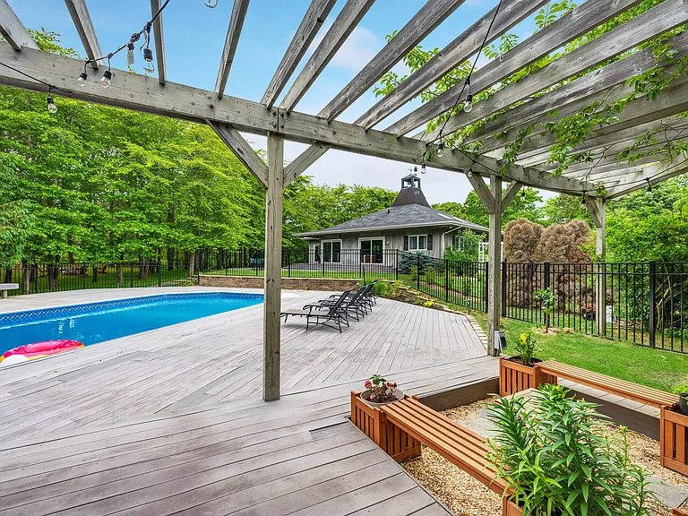 83 Porter Rd — Photo 25