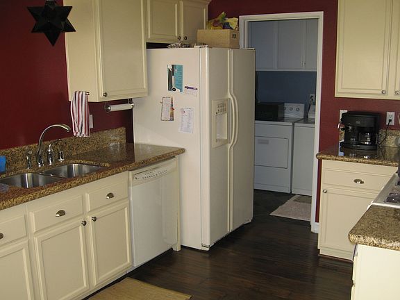 Kitchen & Laundry room