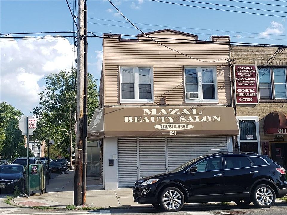 2nd image of 2422 E 7th St