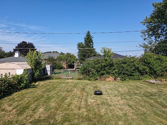 3rd image of 3607 Oakwood St
