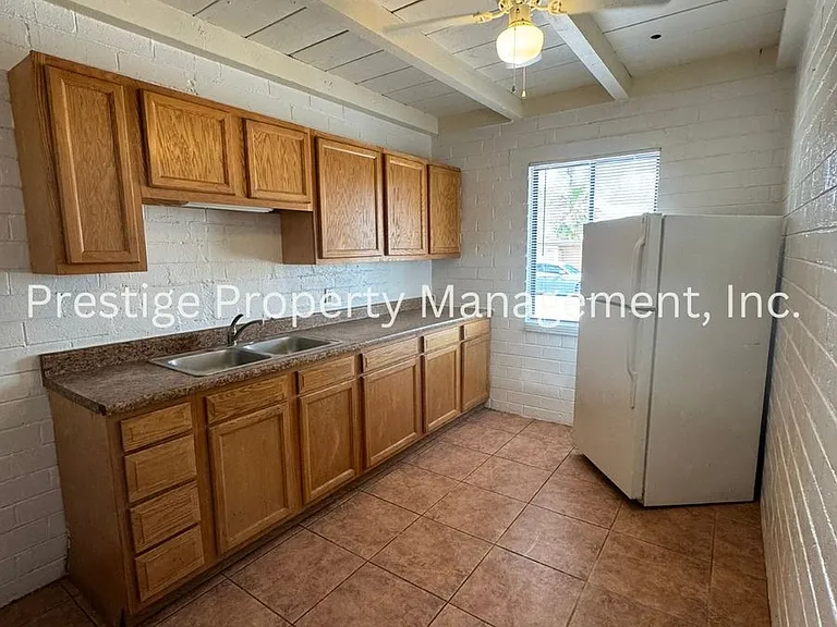 2201 E Grant Rd #19 — Photo 5